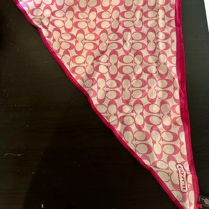 Coach Triangular Scarf Pink